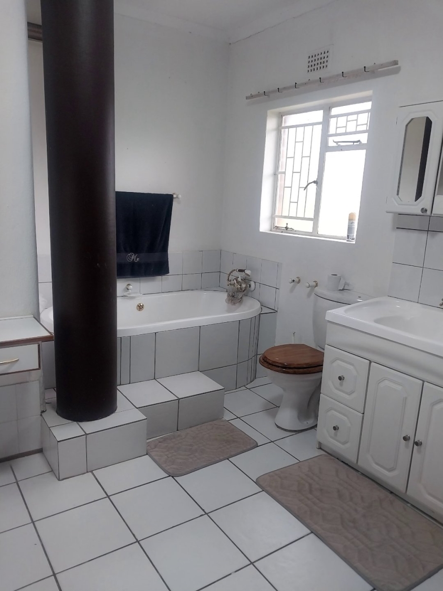 8 Bedroom Property for Sale in Roodewal Free State